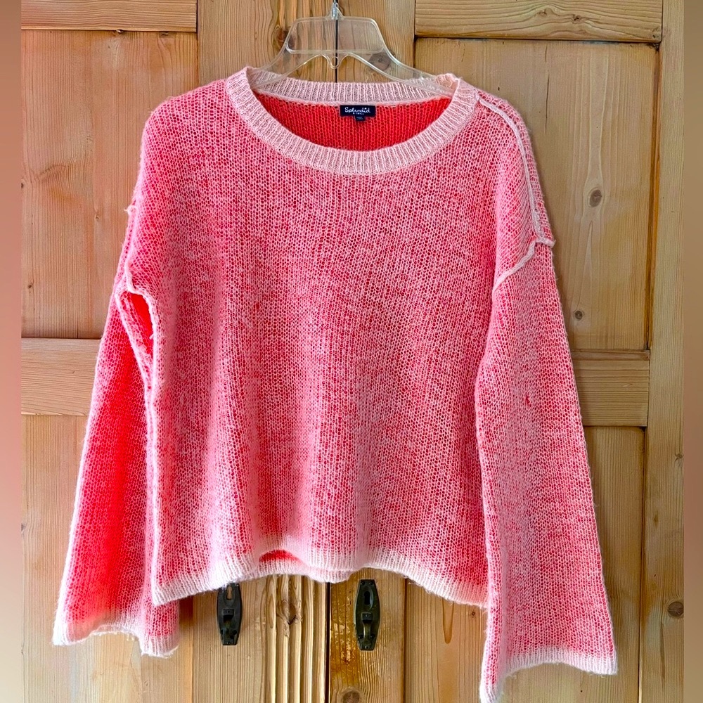 Sweater in sorbet by Splendid! 🌷Loose weave, bell sleeves. XS (runs large)